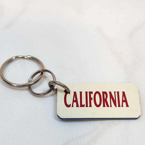 VTG California Name Key Chain‎ "Michael" License Plate Souvenir Sailboat Plastic - Picture 2 of 2